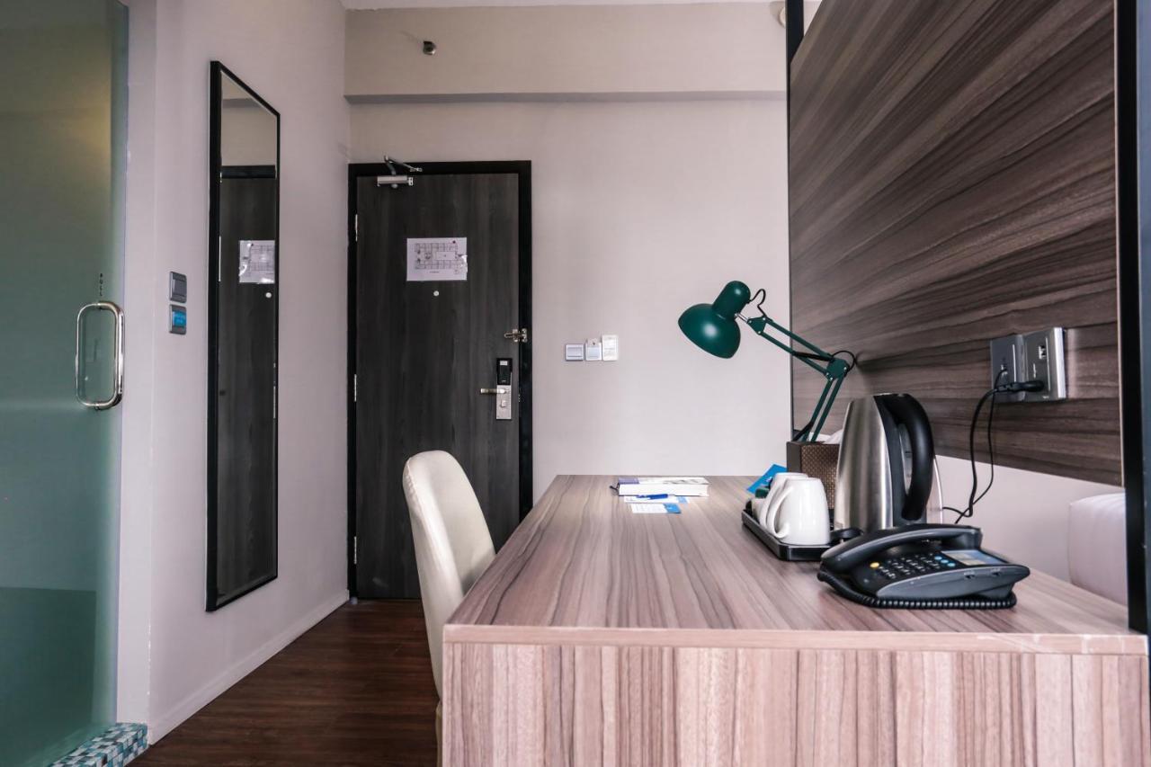 Days Hotel & Suites By Wyndham Kl - Chan Sow Lin Mrt Or Lrt Kuala Lumpur Dış mekan fotoğraf