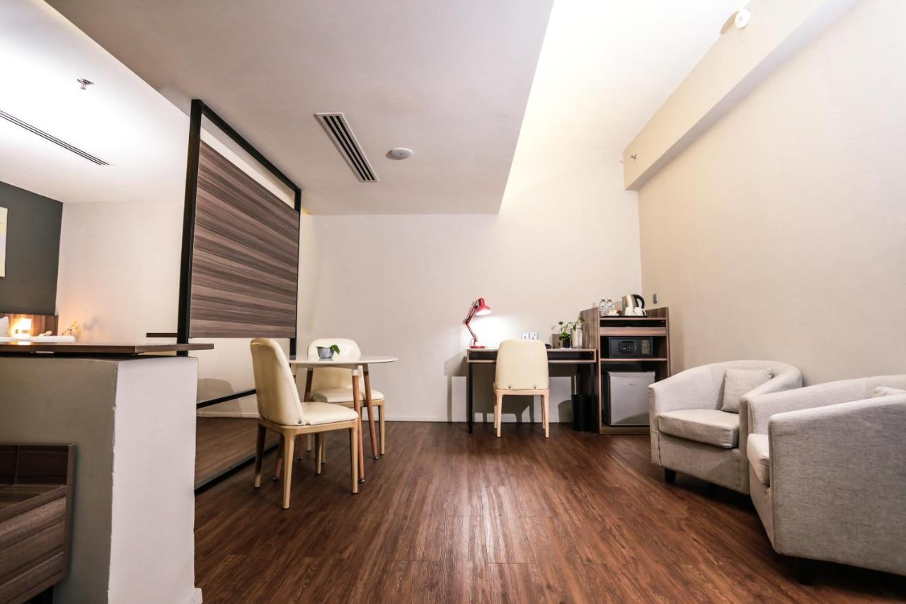 Days Hotel & Suites By Wyndham Kl - Chan Sow Lin Mrt Or Lrt Kuala Lumpur Dış mekan fotoğraf