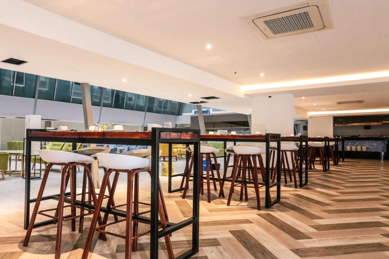 Days Hotel & Suites By Wyndham Kl - Chan Sow Lin Mrt Or Lrt Kuala Lumpur Dış mekan fotoğraf