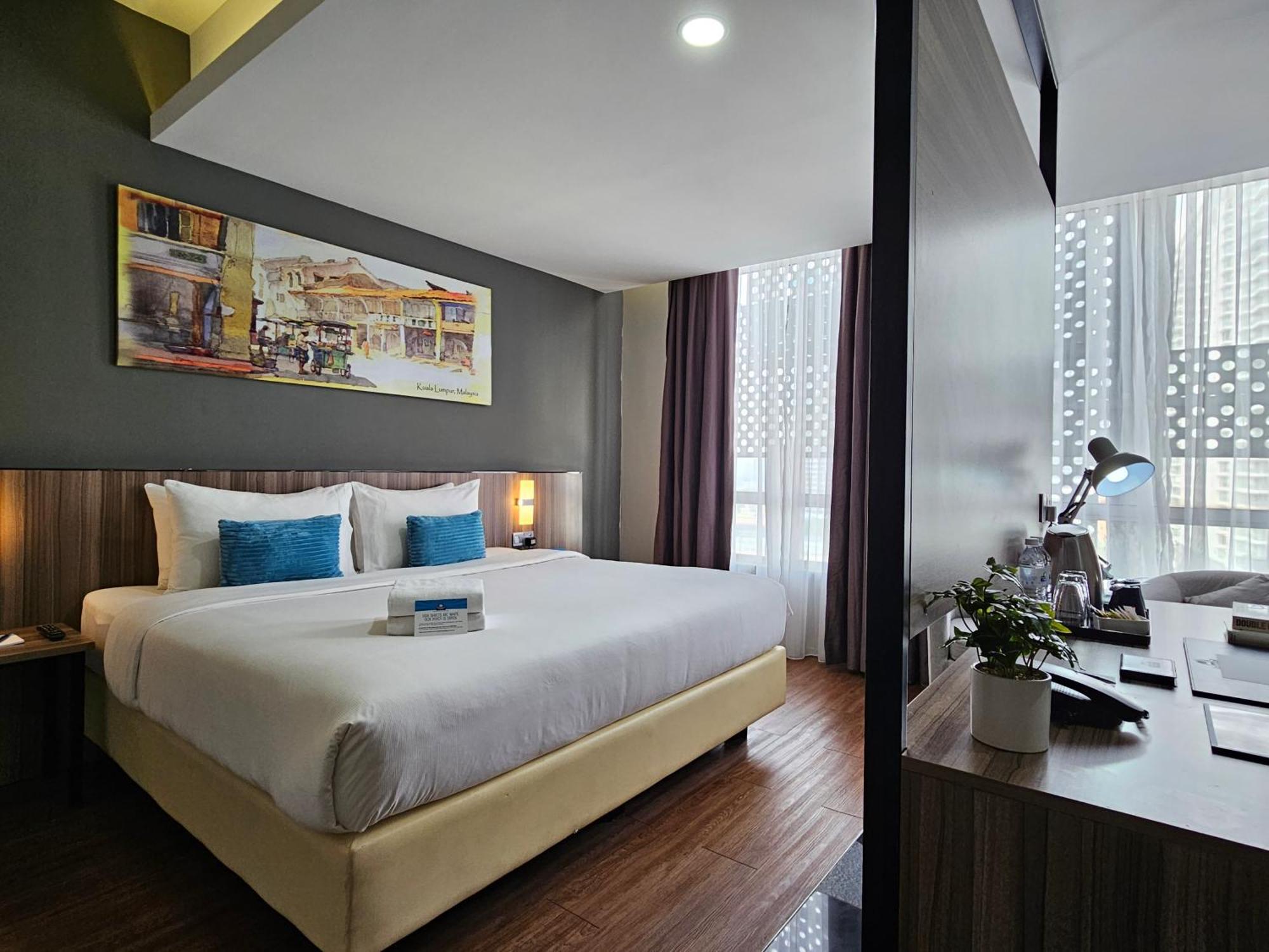 Days Hotel & Suites By Wyndham Kl - Chan Sow Lin Mrt Or Lrt Kuala Lumpur Dış mekan fotoğraf