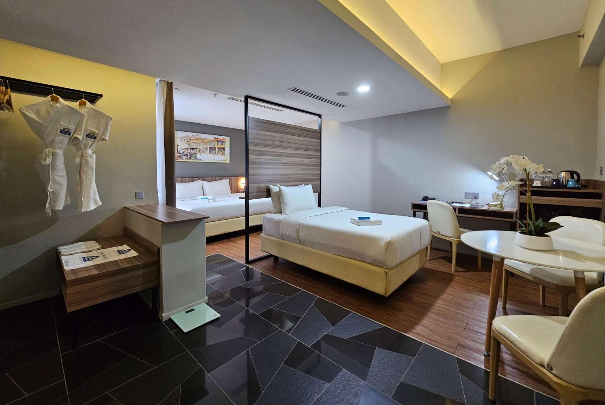 Days Hotel & Suites By Wyndham Kl - Chan Sow Lin Mrt Or Lrt Kuala Lumpur Dış mekan fotoğraf