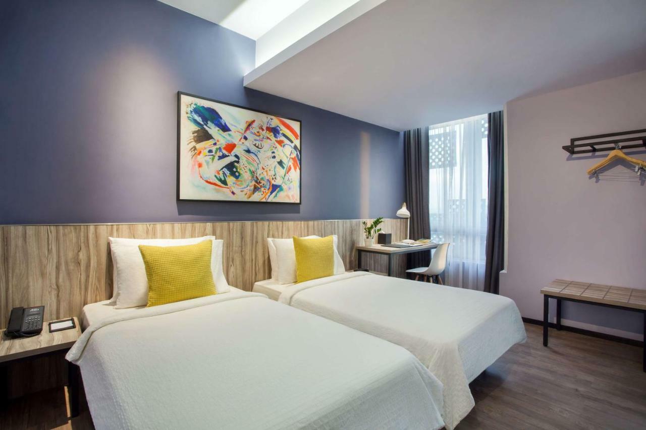 Days Hotel & Suites By Wyndham Kl - Chan Sow Lin Mrt Or Lrt Kuala Lumpur Dış mekan fotoğraf